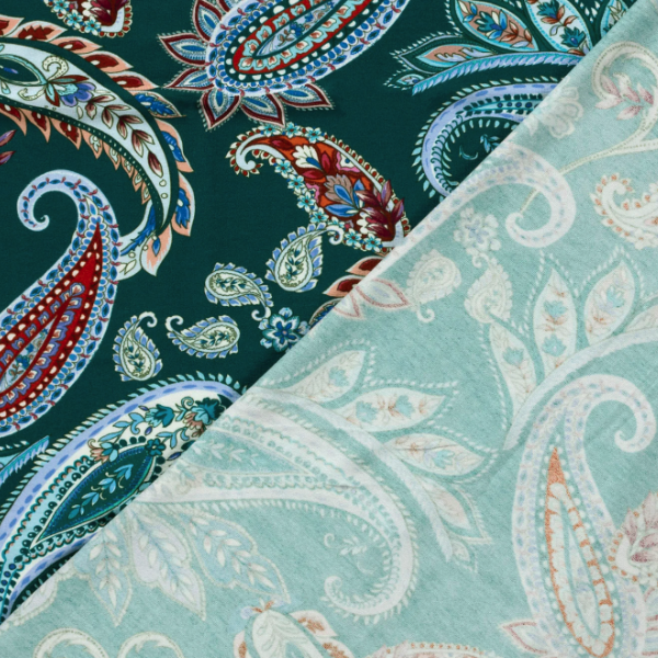 Viscose jersey med grønt paisley mønster