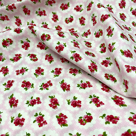Poplin blomster, metervare 1120 mm, lyserød