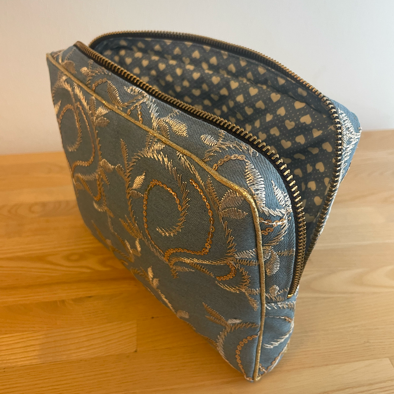 Denim med paillet broderi, lyseblå