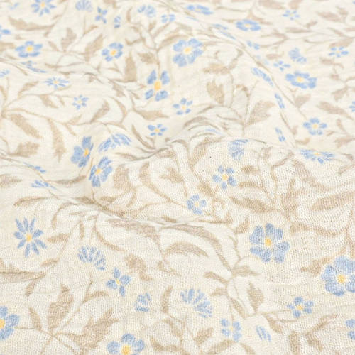Double gauze med blomster (musselin), lyseblå